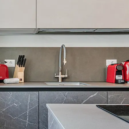 Nuovo Con Posto Auto Privato A 5 Min A Piedi Dal Centro Apartment *