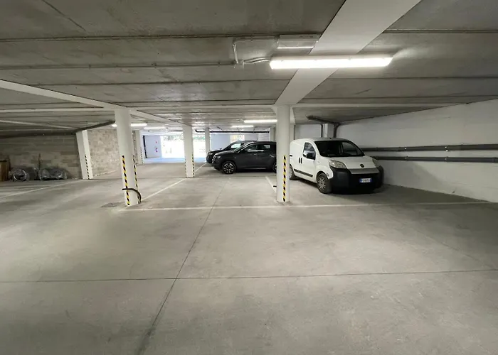 Nuovo Con Posto Auto Privato A 5 Min A Piedi Dal Centro Διαμέρισμα *